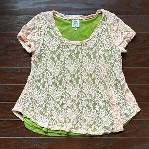 3/$12 ✨ 🌱 ivy jane lace top